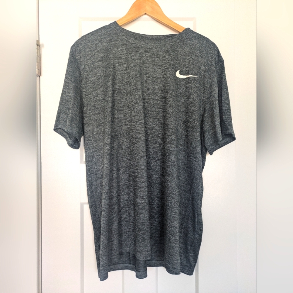 Nike Men's Gray T-Shirt